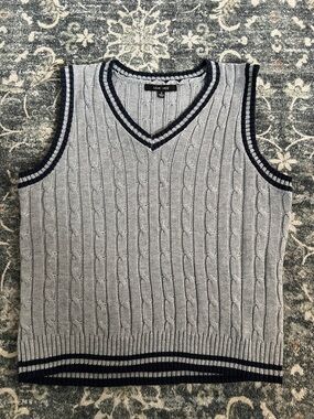 Love Tree Light Gray Cable Knit V-Neck Sweater Vest with Navy Trim
